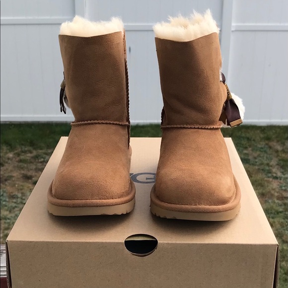 UGG K IRINA STAR CHARM - Picture 4 of 8